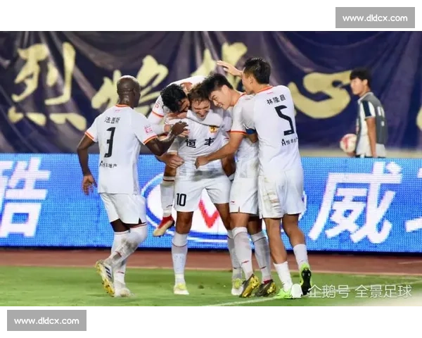 弱旅逆袭震撼赛场黑马爆冷改写格局引发热议全民关注实力与运气并存