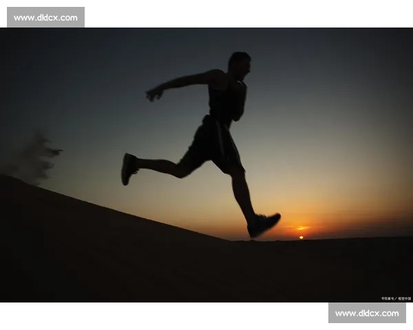 掌声雷动中,传递着无声的力量与温暖,激励每一个心灵共鸣的瞬间